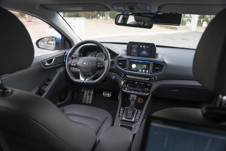 Торпедо Hyundai Autonomous IONIQ Concept 2016 года  (фото 12 из 14)